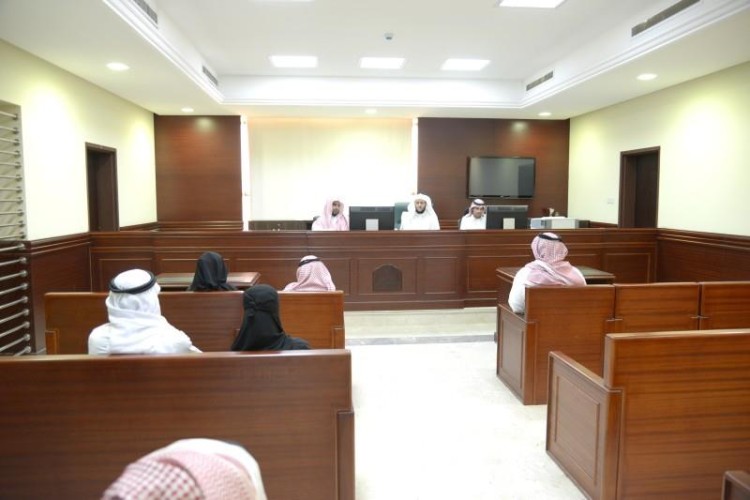 حكم بعضل سيدة أعمال ونقل ولايتها للمحكمة بعد رفض أهلها تزويجها لعدم تكافؤ النسب