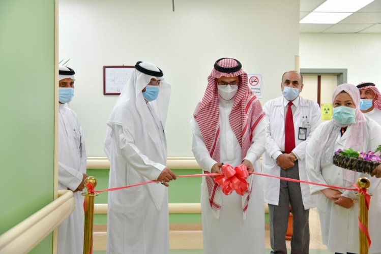 مدير صحة تبوك يطلع على العيادات الافتراضية بمجمع إرادة