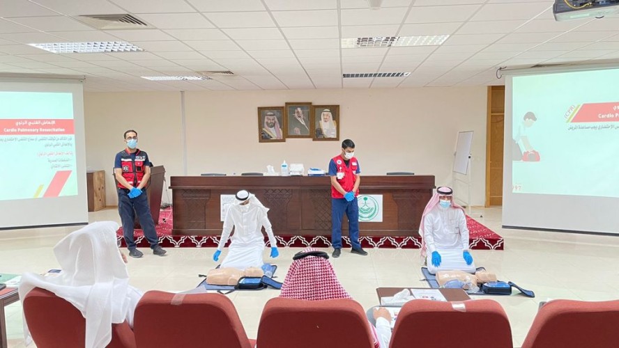 الهلال الاحمر بالباحة: ينفذ دورة سفير الحياة ضمن  مبادرة همة السفراء للتدريب  لمنسوبي إمارة المنطقة