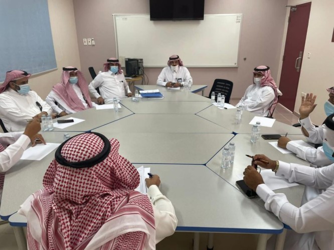 مدير التعليم بصوير يعتمد الخطة التشغيلية لمدارس القطاع