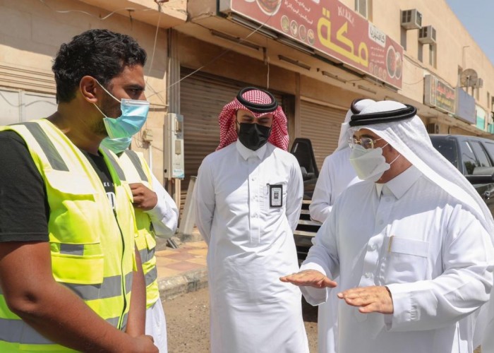 أمين الجوف يطلع على سير أعمال معالجة التشوه البصري ببلدية القريات ويشدد على مضاعفة الجهود