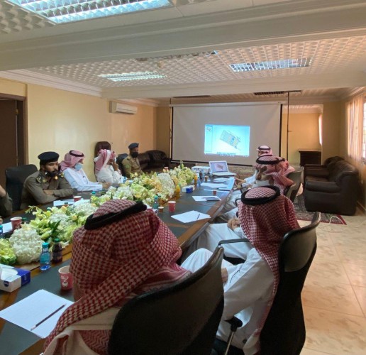 محافظ ضرية يعقد اجتماع مع الادارات الحكومية استعداداً لمزاد الإبل