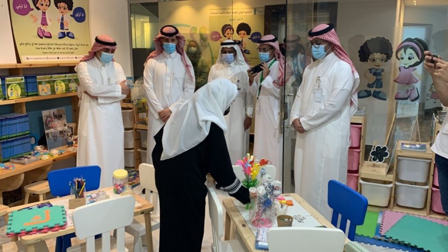 وكيل وزارة الموارد البشرية والتنمية الاجتماعية في زيارة لجمعية البيئة السعودية