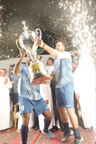 الفيصل يطير بكأس بطولة الوطن العاشرة لفرق أحياء الرياض