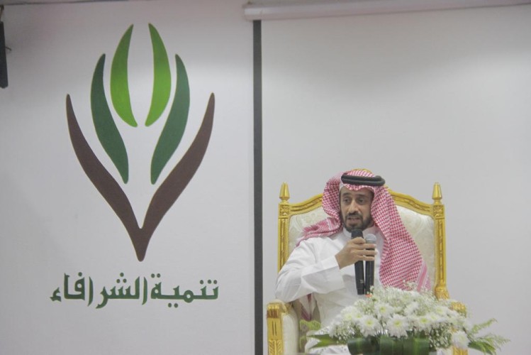 ديوانية الشرافاء تستضيف العقيد ركن عبدالرحمن الودعاني الذي فقد أحد ذراعيه دفاعاً عن الوطن 