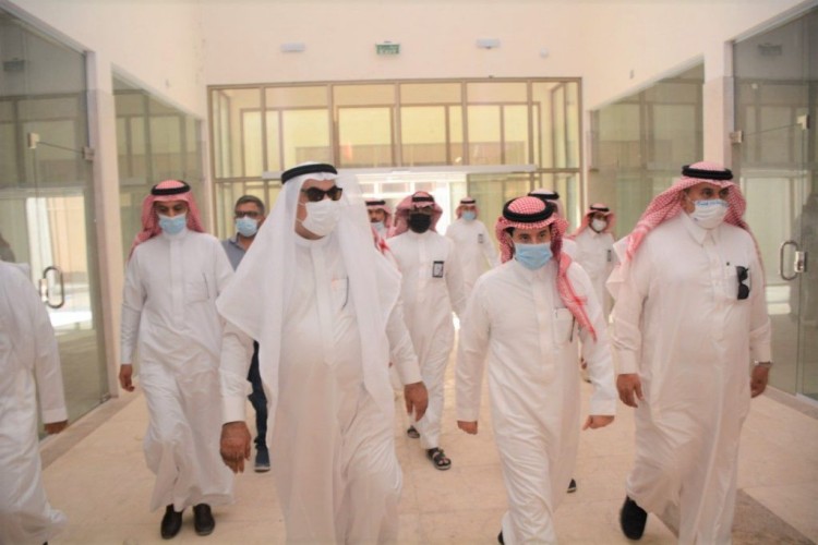 أمين الشرقية يتفقد عدد من المشاريع التنموية في القطيف ويوجه بسرعة الانتقال إلى جزيرة الأسماك الجديدة