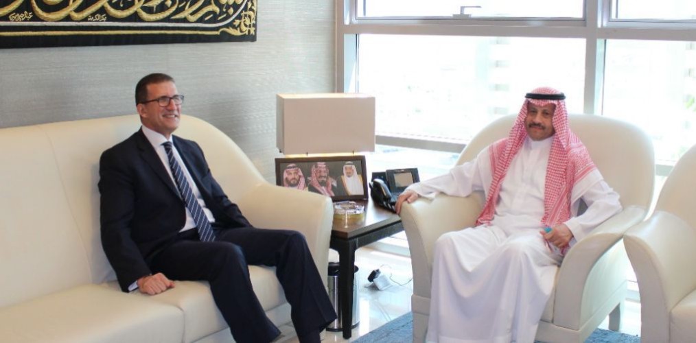 سفير المملكة في الأردن يستقبل نظيره المصري في مكتبه بالسفارة