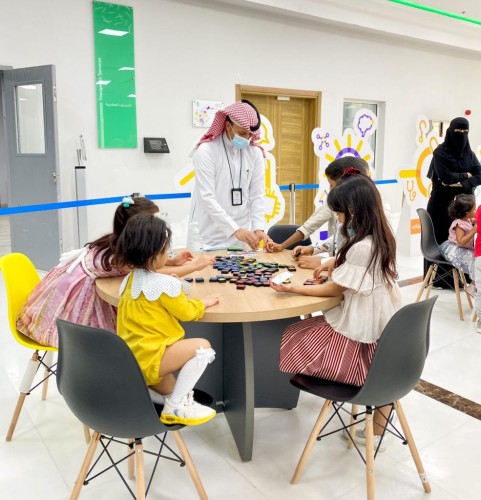 معرض مكتب الإبداع “أحاجي” الأول يختتم فعاليته بصحة جازان