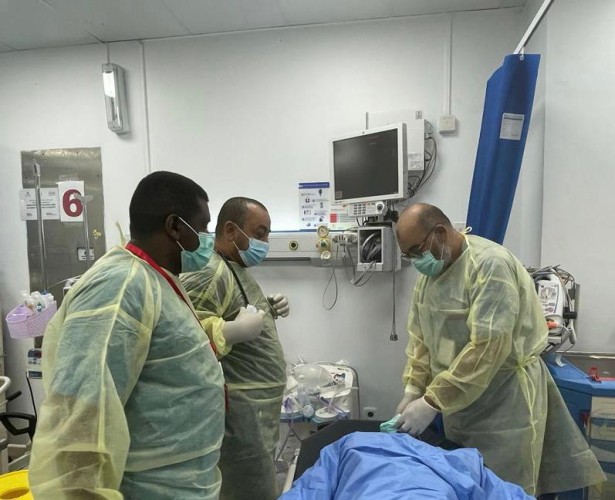 مستشفى الحرث العام تجرب فرضية وقوع حادث وانقلاب حافلة من نوع ” باص ” تقل 7 أشخاص