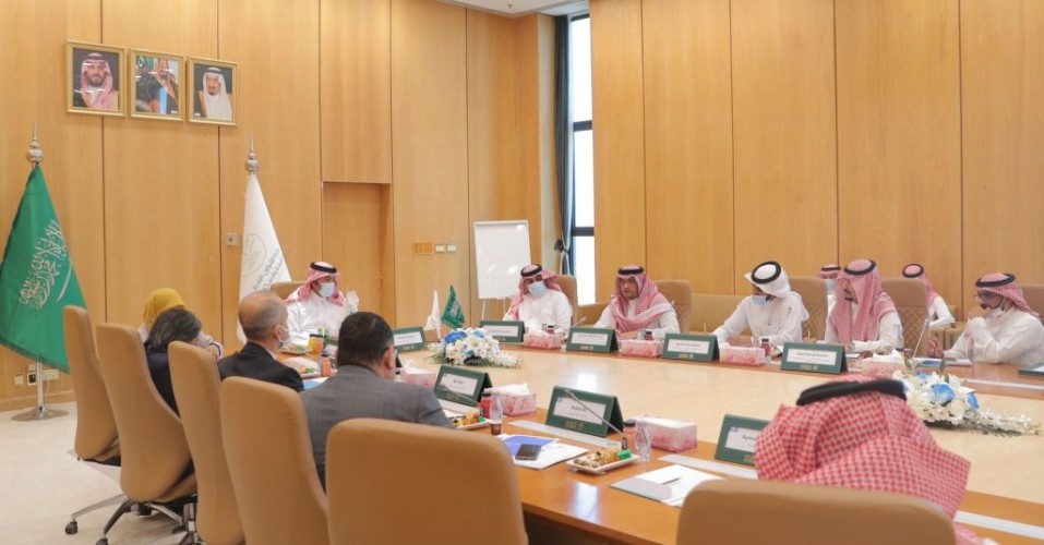 لـــ”بحث فرص التعاون المشترك بين الجانبين .. وزير الشؤون البلدية يجتمع مع وكيل الأمين العام للأمم المتحدة