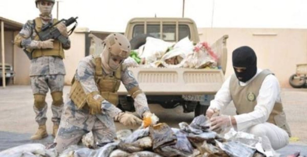 الأفواج الأمنية بـ”عسير” تحبط تهريب (23) كيلوجرامًا من الحشيش المخدر