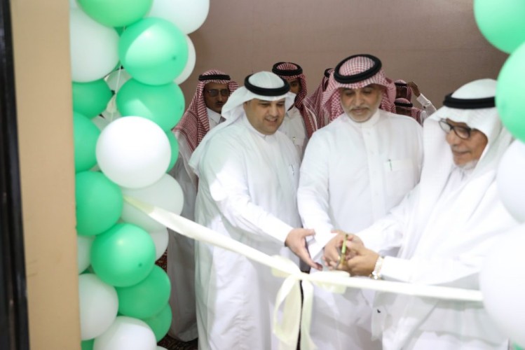 جمعية المتقاعدين بالحدود الشمالية تدشن (ديوانة الخبرة) بالمنطقة