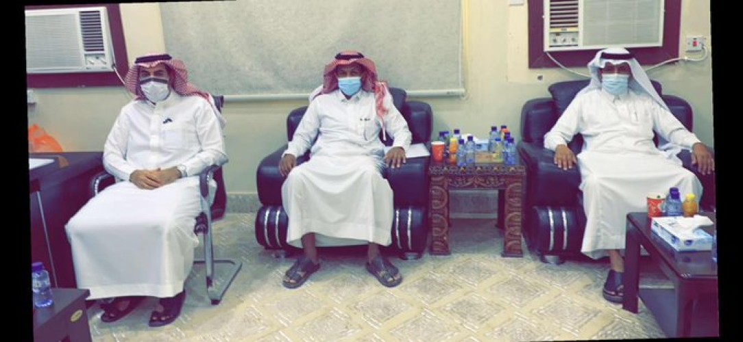 القنون يجتمع  بأعضاء لجنة السياحة بمحافظة الحائط