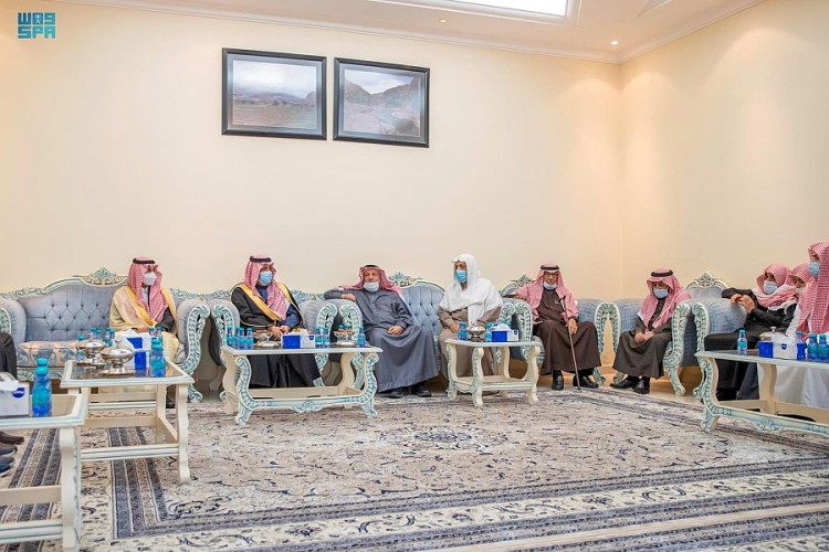 سمو أمير منطقة حائل وسمو نائبه يعزيان أسرة الفايز بوفاة فهد العبدالوهاب