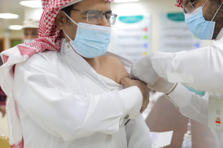 مدير تعليم الجوف يدشن حملة التطعيم ضد الإنفلونزا الموسمية