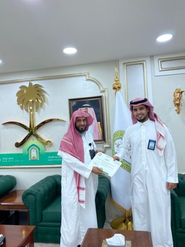 مدير فرع وزارة الشؤون الإسلامية  بالحدود الشمالية يكرم البجيدي والحازمي