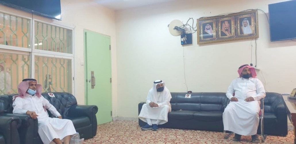 مدير مجمع آل مشحنة يجتمع بالهيئة الإدارية لوضع آلية عمل الكنترول في الاختبارات النهائية للفصل الدراسي الاول