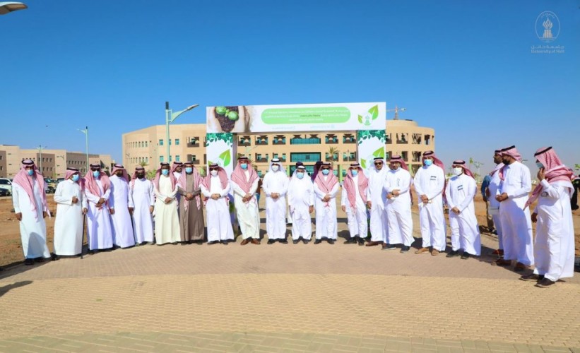 تفاعلاً مع مبادرة “السعودية الخضراء” .. رئيس جامعة حائل يدشن مبادرة “جامعة حائل خضراء”