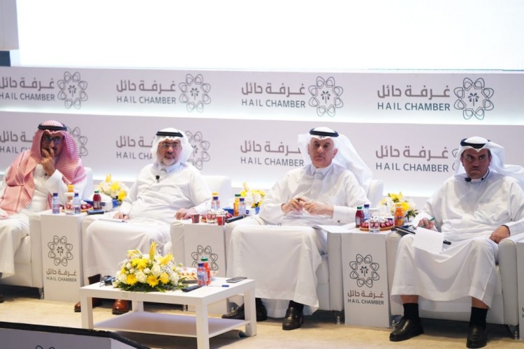 الوزير الفضلي يتفقد ميدانياً مشاريع منظومة البيئة والمياه والزراعة في منطقة حائل