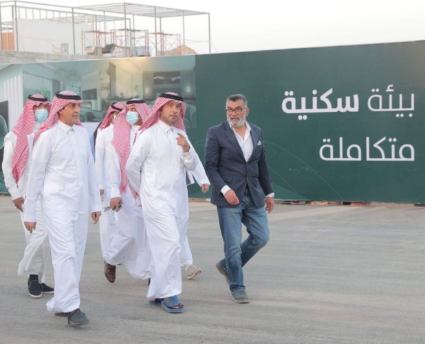 الحقيل يتفقّد فلل “الأصالة” الذي تطوره “الوطنية للإسكان” بالرياض بأسعار تبدأ من 745 ألف ريال