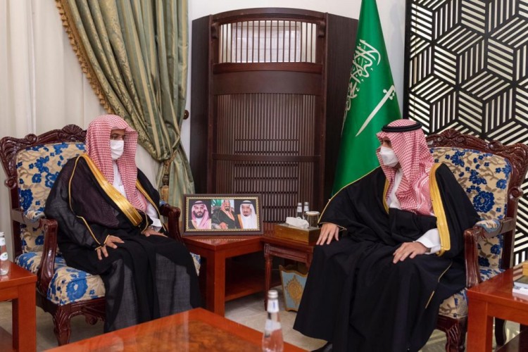 سمو أمير الجوف يستقبل نائب وزير العدل وينوه بمنجزات الوزارة في التحول الرقمي وتسهيل الخدمات