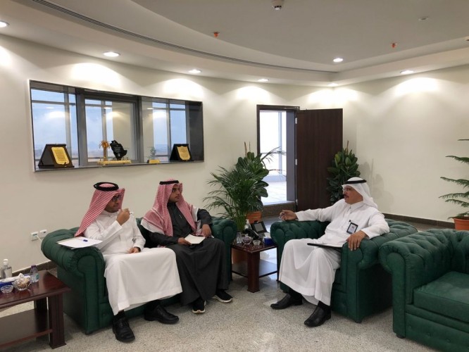 الأستاذ الأحمري يستقبل فريق وزارة الإقتصاد والتخطيط