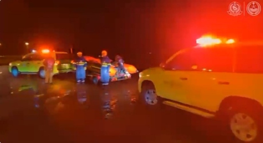 بالفيديو: انتشار ومتابعة ميدانية لمدني الجوف .. وتقديم المساعدة لحالة احتجاز بسبب الحالة المطرية