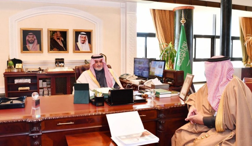 أمير تبوك يطلع على تقرير أمانة المنطقة في مبادرة معالجة مظاهر التشوهات البصرية