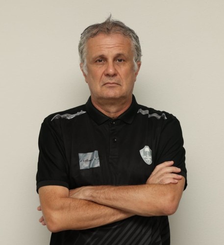 لتصحيح أوضاع الفريق .. إدارة الطائي تقيل مدربها زوران مانولوفيتش