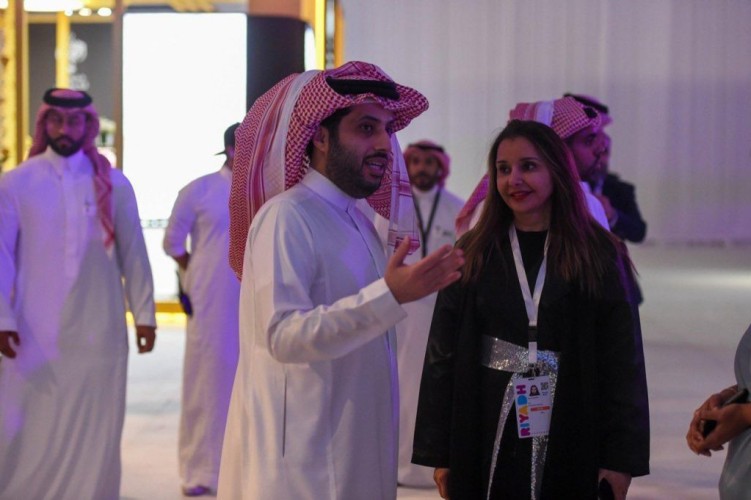 صالون المجوهرات النادر بموسم الرياض يشهد اقبالاً من الزوار