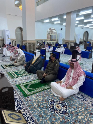 القحطاني يتقدم المصلين في صلاة الاستسقاء بمحافظة فيفاء