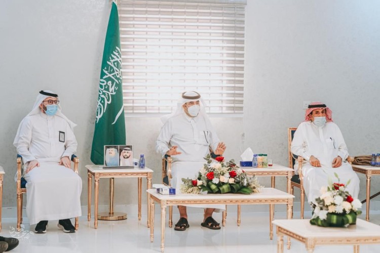 محافظ بـيـش يتفقد مركز الحقو والقرى التابعة له ويطلع على منتزه شهدان الوطني .