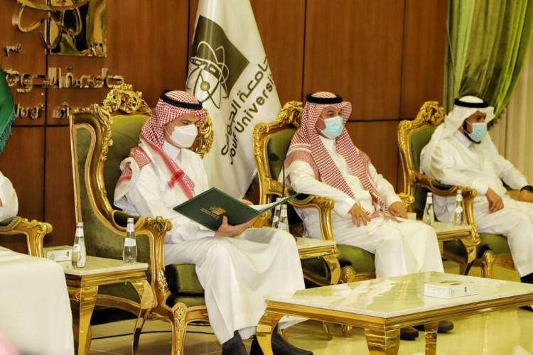 رئيس جامعة الجوف يدشن الخطة الاستراتيجية للابتكار