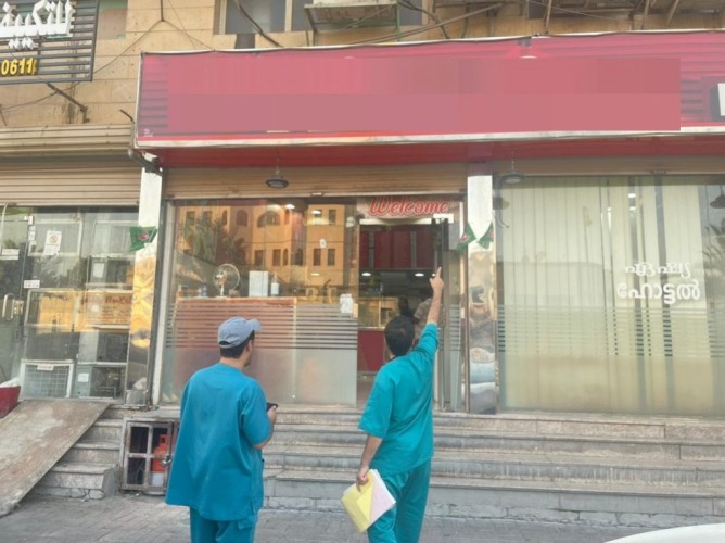 بلدية شرق الدمام: 142 منشأة تجارية ملتزمة باشتراطات التشوه البصري ضمن حملة رصد التشوهات البصرية خلال شهر