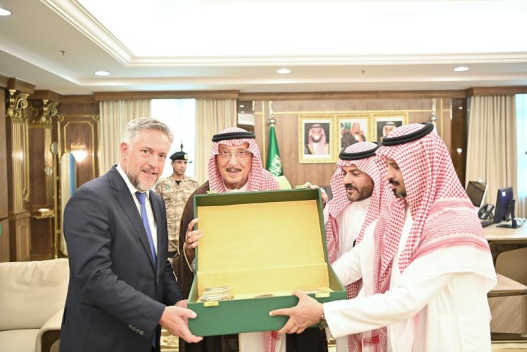 سمو أمير منطقة جازان يستقبل سفير الاتحاد الأوروبي لدى المملكة..