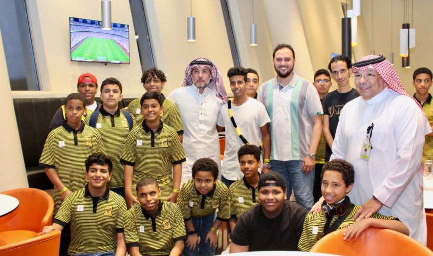 رعاية الأيتام بجدة تقيم رحلة لأبنائها لحضور مباراة الاتحاد والوحدة في ملعب الجوهرة
