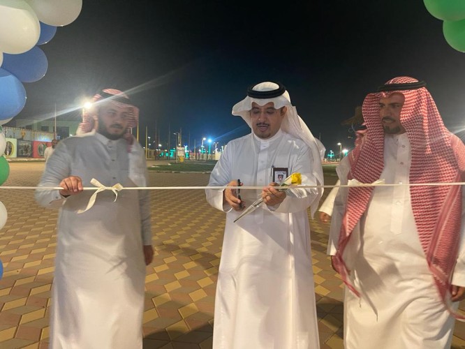 محافظ الدرب يدشن برنامج (جمعية رواد للعيادات المتنقلة بحديقة المملكة بالدرب )