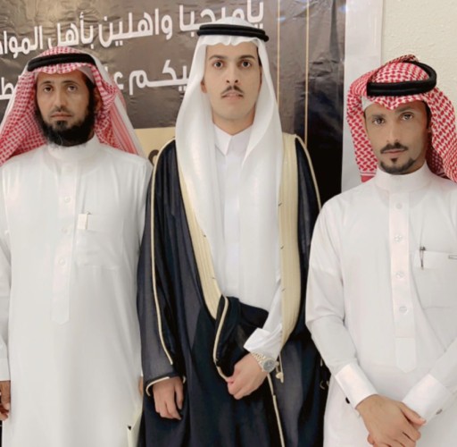 في ليلة زاهية بكل ألوان الفرح والسرور .. الإعلامي “فهد بن عوض البولاني العازمي” يحتفل بزواجه في قاعة الحزم بمحافظة خيبر