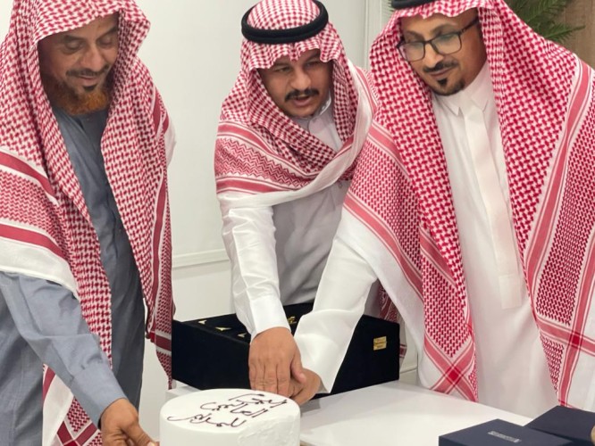 مركز صحي المرابي يكرم مدير المركز بيوم المدير العالمي