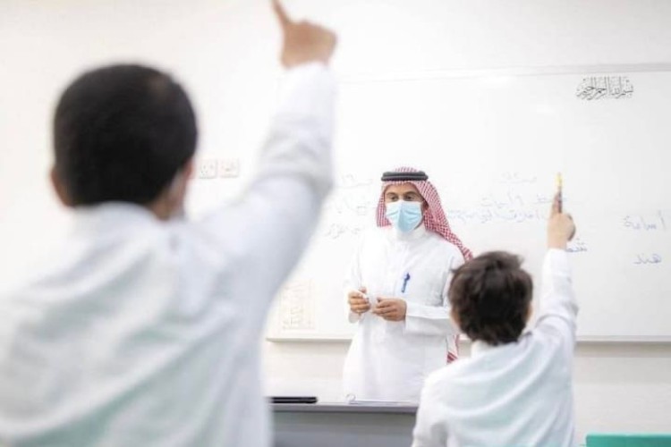 بفعاليات متنوعة المملكة تشارك دول العالم الاحتفاء بيوم المعلم