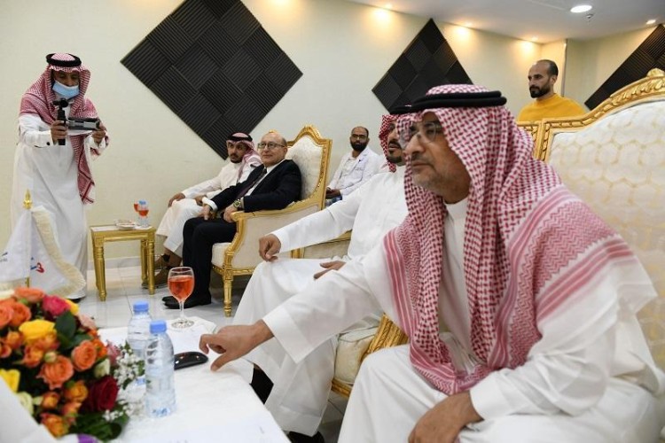 رئيس جامعة نجران ورئيس مجلس إدارة مستشفى الشفاء يدشنان الحملة التطوعية الصحية