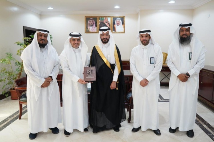 وفد جمعية البر بالمنطقة الشرقية يناقش سبل تفعيل مبادرة “دلني ” لتسجيل المستفيدين المتعففين من الأسر الأشد حاجة