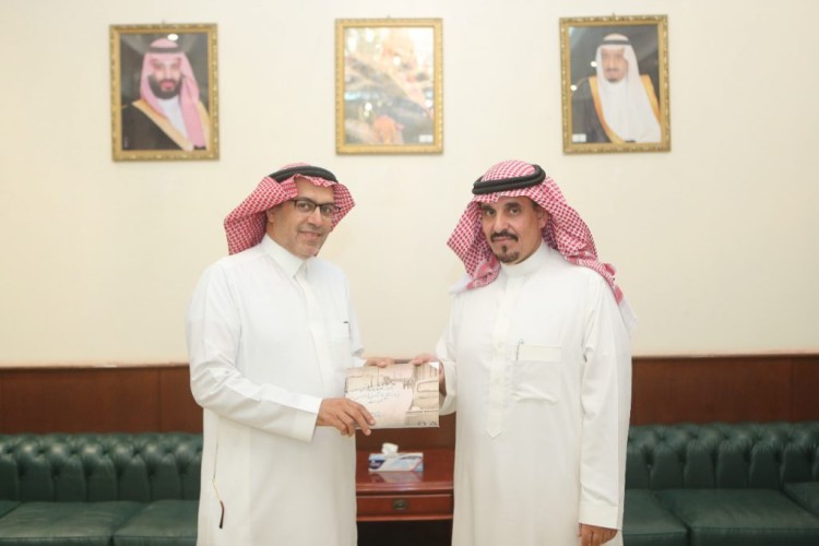 مُحافظ وادي الدواسر : الصور الفوتوغرافية للحياة المجتمعية في أية مكان بالمملكة هي خير شاهد على استحضار ذلك الماضي الجميل