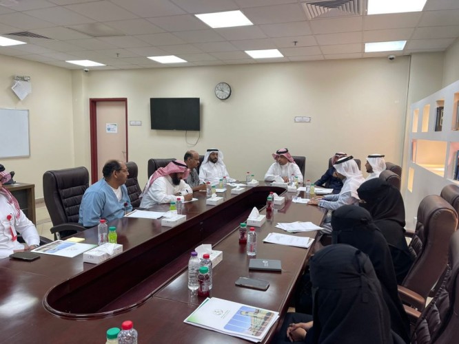 مستشفى بيش يعقد اجتماع المجلس الاستشاري للمرضى وأسرهم