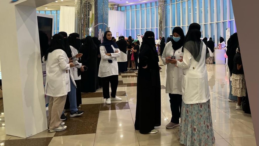 أكثر من 4200 زائر لـ 18 ركن ضمن  فعاليات التوعية باليوم العالمي للطفل الخديج