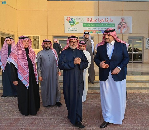 سمو أمير منطقة الحدود الشمالية يتفقد الكلية التطبيقية بمحافظة طريف