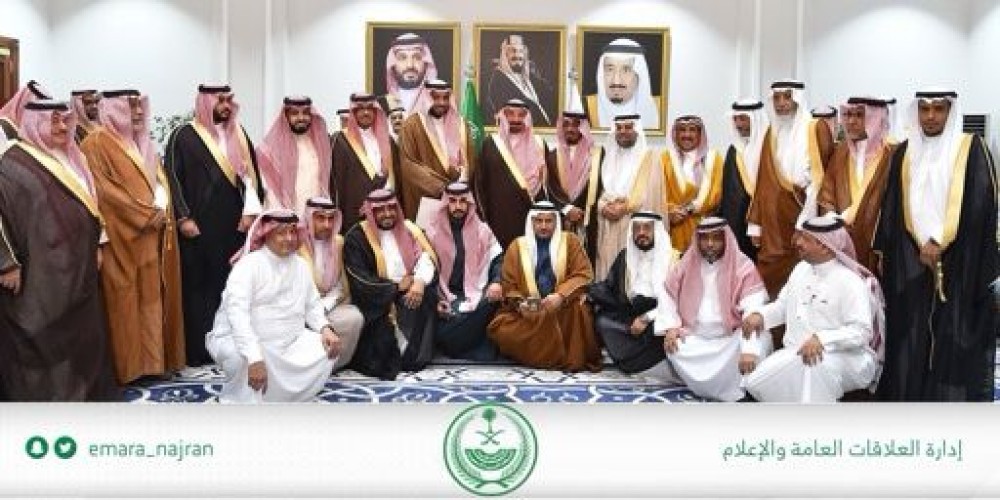 ‏⁧‫بالفيديو: أمين عام مجلس شباب منطقة حائل يسلم هدية سمو أمير منطقة حائل إلى أمير منطقة نجران