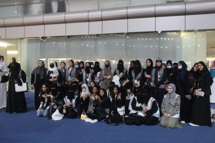 فريق من “بر جدة” يزور معرض جدة الدولي للكتاب للتعريف بالجمعية وأنشطتها التطوعية
