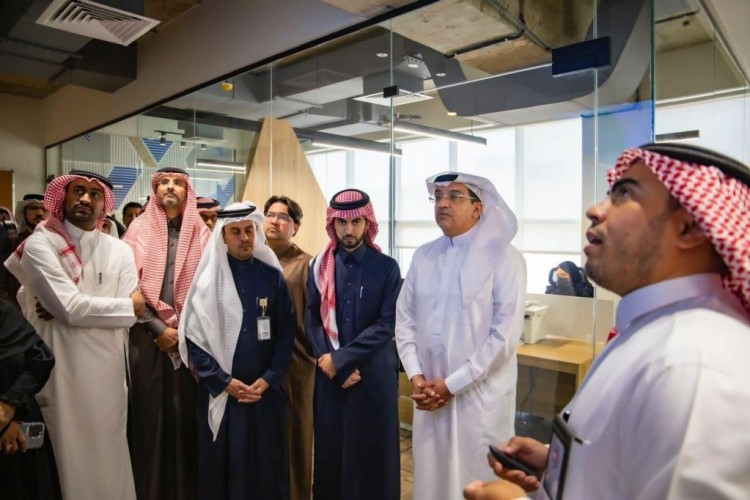 ‏ 19910 رقم يخدم مستفيدي الرعاية الصحية بالتجمع الأول