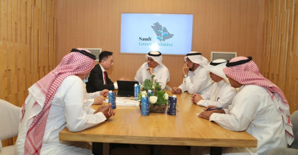 “الغطاء النباتي” و”إيليون” الصينية توقعان اتفاقية تعاون استراتيجي لتوطين تقنيات التشجير